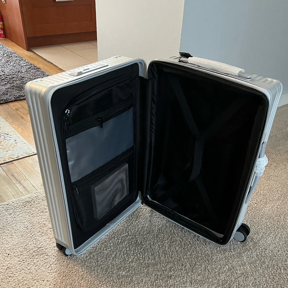 Nobl- Carry On Silver Hard Shell Suitcase - Picture 5 of 7